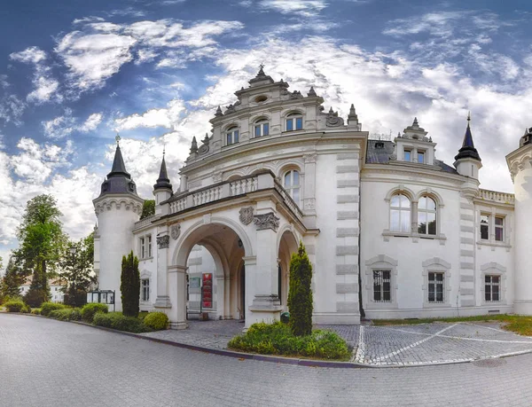 Vratislav Polsko Června 2019 Neoklasický Palác Rodiny Saurma Jeltsch Postavený — Stock fotografie