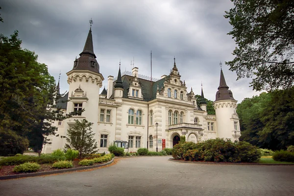 Vratislav Polsko Června 2019 Neoklasický Palác Rodiny Saurma Jeltsch Postavený — Stock fotografie