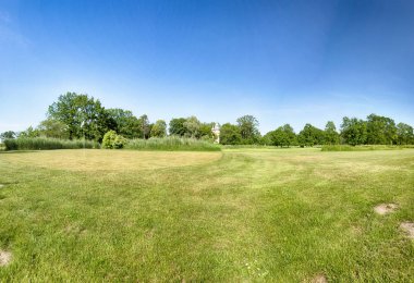 Wroclaw, Polonya - Haziran 09, 2019: Wroclaw yakınlarındaki Krobielowice golf sahası. Şu anda burada bir otel, restoran ve golf kulübü var..