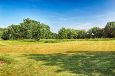 Wroclaw, Polonya - Haziran 09, 2019: Wroclaw yakınlarındaki Krobielowice golf sahası. Şu anda burada bir otel, restoran ve golf kulübü var..