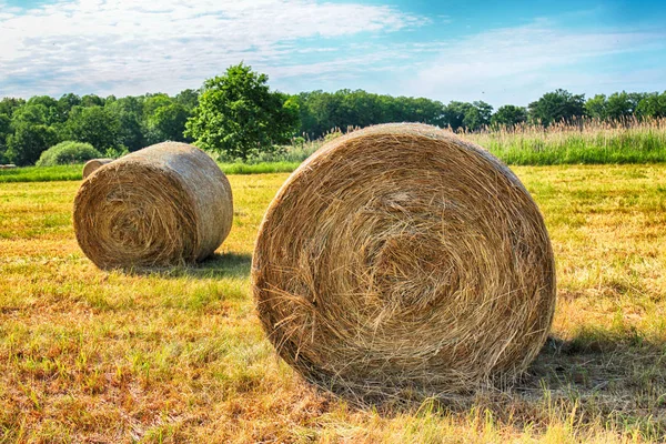 Campo Grava Con Fardos Paja Bajo Cielo Nublado Krobielowice Cerca —  Fotos de Stock