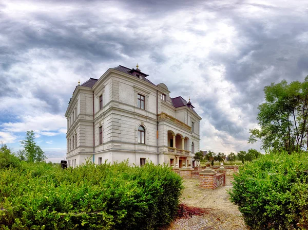 Wroclaw Poland June 2019 Palace Biskupice Podgorne Wroclaw Poland Cloudy — Stock Photo, Image