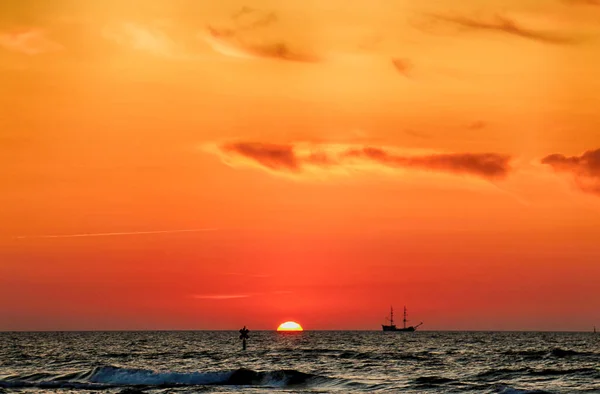 Ostsee Und Wunderschöner Sonnenuntergang Strand Slowinski Nationalpark Der Nähe Von — Stockfoto