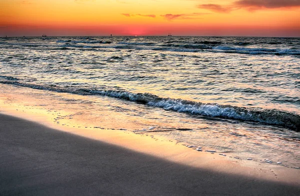 Baltische Zee Prachtige Zonsondergang Het Strand Slowinski National Park Buurt — Stockfoto