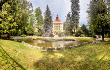 Polanica Zdroj, Polonya - 26 Ağustos 2019: Sanatoryum 'Wielka Pieniawa'. Polanica Zdroj ünlü polonya spa parkı Binası, Aşağı Silezya, güney-batı Polonya.