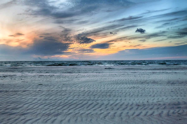 Baltische Zee Prachtige Zonsondergang Het Strand Slowinski National Park Buurt — Stockfoto