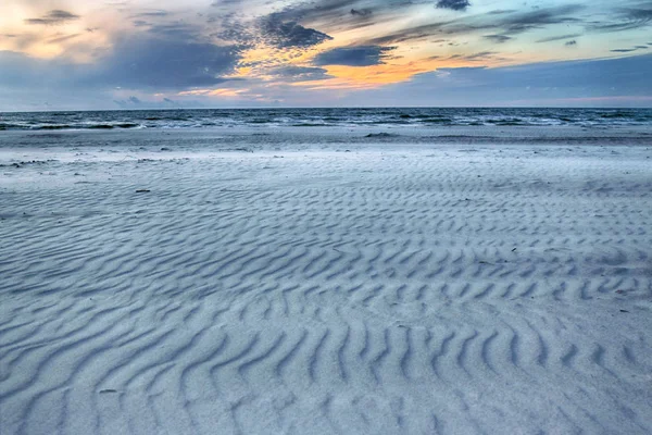 Mar Báltico Belo Pôr Sol Praia Parque Nacional Slowinski Perto — Fotografia de Stock