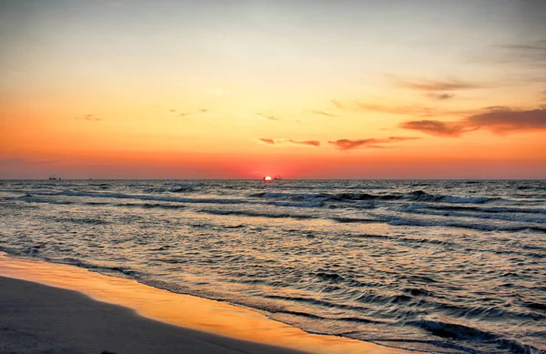 Baltische Zee Prachtige Zonsondergang Het Strand Slowinski National Park Buurt — Stockfoto