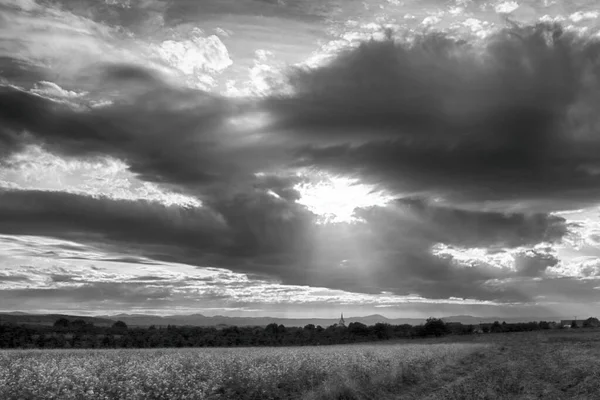 Slezanski Landscape Park Poblíž Vratislavi Polsko Krásné Bouřkové Mraky Sluneční — Stock fotografie