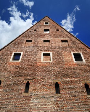 WROCLAW, POLAND - 23 Haziran 2020: The Granary - La Suite Hotel. 5 yıldızlı butik otel Wroclaw, Polonya, Avrupa 'nın merkezinde 16. yüzyıldan kalma bir tahıl ambarında bulunuyor..