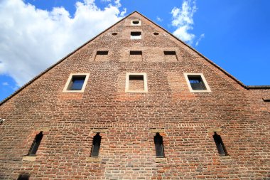 WROCLAW, POLAND - 23 Haziran 2020: The Granary - La Suite Hotel. 5 yıldızlı butik otel Wroclaw, Polonya, Avrupa 'nın merkezinde 16. yüzyıldan kalma bir tahıl ambarında bulunuyor..