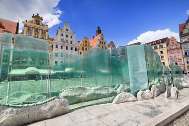 Wroclaw, POLAND - 23 Haziran 2020: Wroclaw Old Town. Avrupa 'nın en renkli pazar meydanlarından birine sahip bir şehir. Aşağı Silezya 'nın tarihi başkenti, Polonya, Avrupa.
