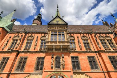 Wroclaw, POLAND - 23 Haziran 2020: Wroclaw Old Town. Avrupa 'nın en renkli pazar meydanlarından birine sahip bir şehir. Aşağı Silezya 'nın tarihi başkenti, Polonya, Avrupa.