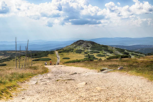 Dev Dağlar Turist Gezisi Polonya Ile Çek Cumhuriyeti Arasındaki Sınırda — Stok fotoğraf