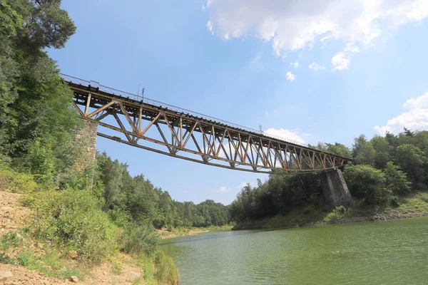 Pilchowice Polónia Agosto 2020 Ponte Ferroviária Sobre Lago Pilchowice Que — Fotografia de Stock