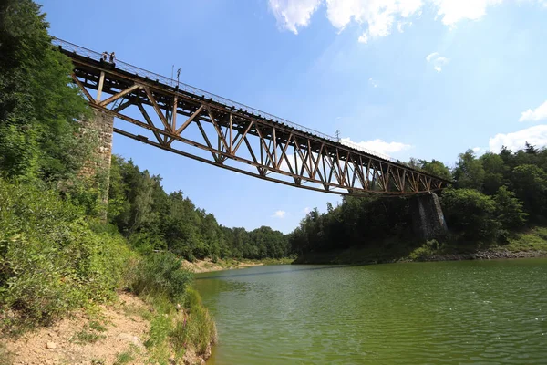 Pilchowice Polonia Agosto 2020 Puente Ferroviario Sobre Lago Pilchowice Que —  Fotos de Stock