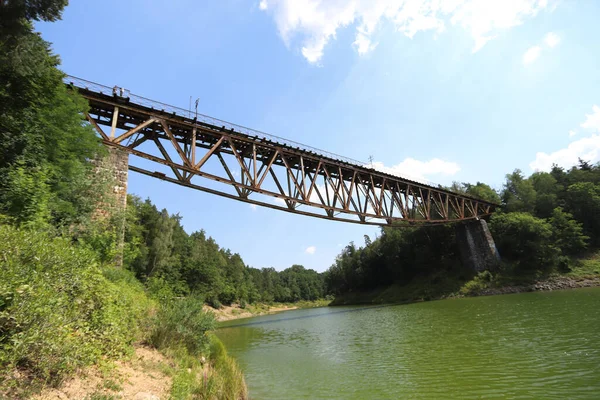 Pilchowice Polónia Agosto 2020 Ponte Ferroviária Sobre Lago Pilchowice Que — Fotografia de Stock