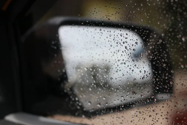 Esős Eső Eső Alapon Car Üveg Homályos — Stock Fotó