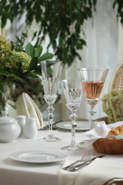 Kristal gözlük Restoran tablo ayarı tablo