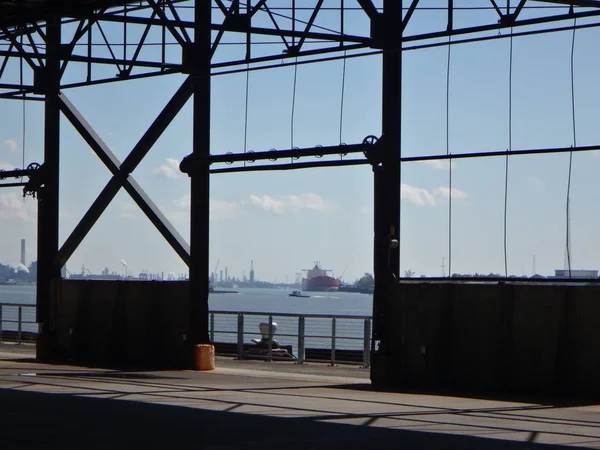 New Orleans endüstriyel nakliye tersanesi