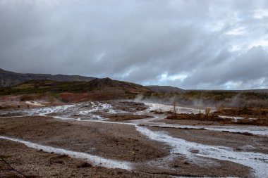 İzlanda'daki ilk geysir fırtınalı gün.