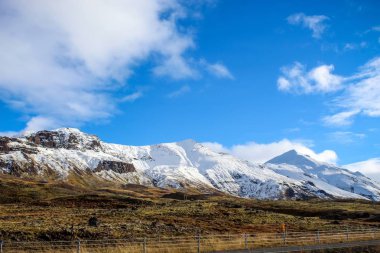 dağ ve göl Myvtan İzlanda '