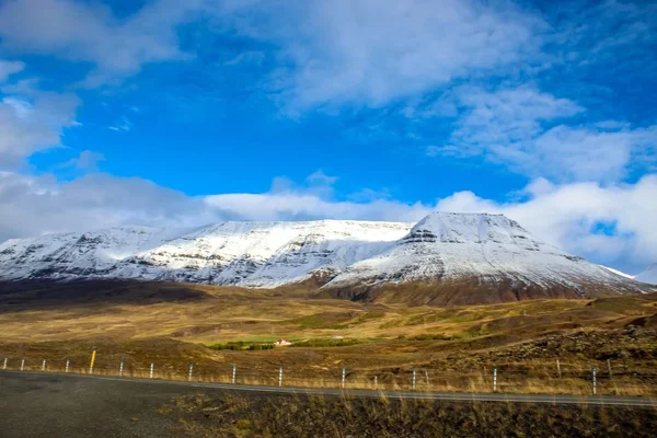 Θέα Στο Βουνό Και Στη Λίμνη Myvtan Ισλανδία — Φωτογραφία Αρχείου