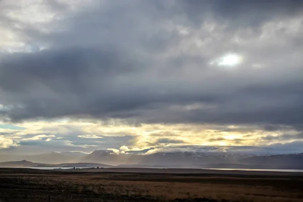 Θέα Στο Βουνό Και Στη Λίμνη Myvtan Ισλανδία — Φωτογραφία Αρχείου