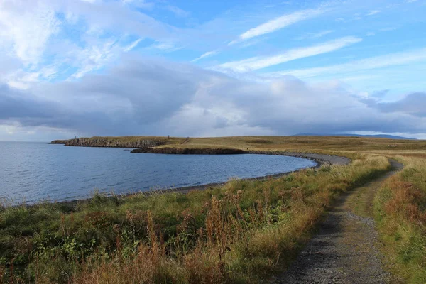 アイスランドの島の狭い道 — ストック写真