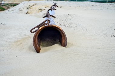 Kum kum ocağında yıkama boru kalıntıları.