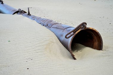 Kum kum ocağında yıkama boru kalıntıları.