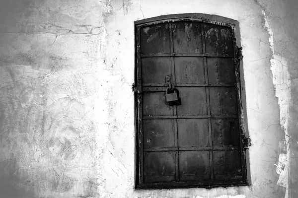 Кованая Металлическая Дверь Белая Стена Старого Исторического Здания Черно Белый — стоковое фото