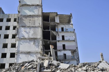 Büyük bir sanayi tesisi yıkılan bina kalıntıları. Arka plan