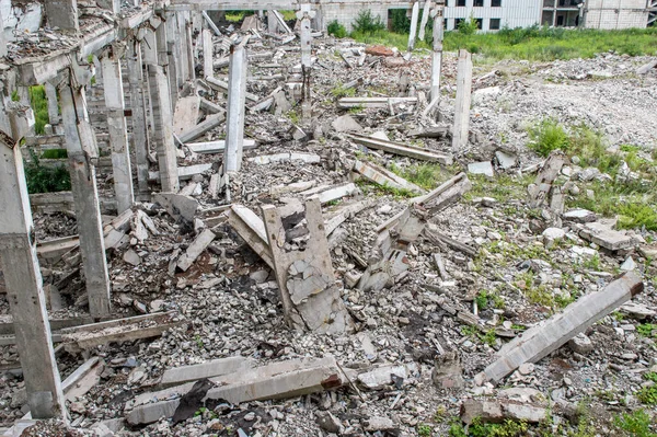 Vista Superior Uma Pilha Escombros Concreto Cinza Contra Restos Grande — Fotografia de Stock