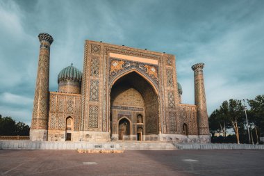 Sher Dor medrese Registan Meydanı, Semerkand, Özbekistan