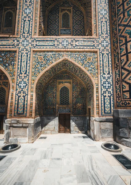 Fragment av Registan Madrasah komplex i Samarkand, Uzbekistan — Stockfoto