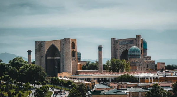 Khanum 清真寺在撒马尔罕的乌兹别克斯坦 — 图库照片