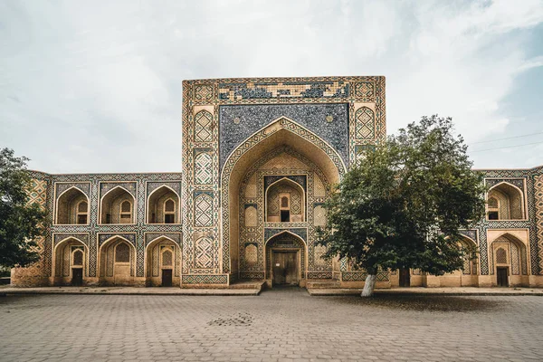 Elhagyott Madrasa fa Bukhara, Üzbegisztán — Stock Fotó