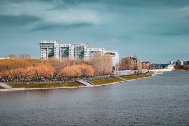 Panoramik nehir su konut Astana, Kazakistan ile üzerinde