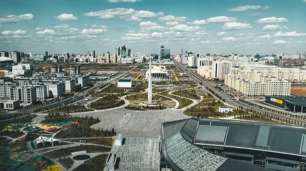 Vista panorâmica de Astana vista do edifício da exposição no Cazaquistão — Fotografia de Stock