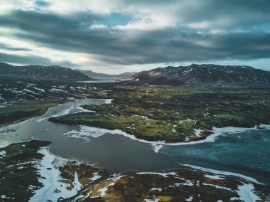 Boş Gölü büyük bir volkanik dağ Snaefellsjokull mesafe, Reykjavik, İzlanda Hava uçak fotoğrafı.