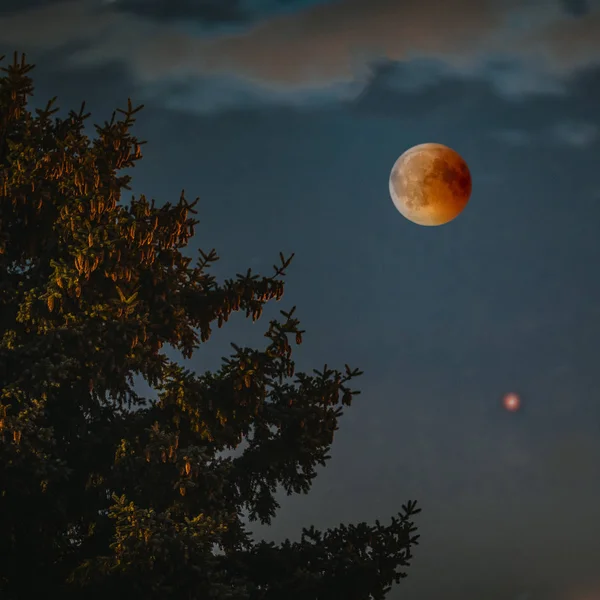 Vista do Eclipse Lunar Total lua de sangue em 28 de julho de 2018 na Alemanha — Fotografia de Stock