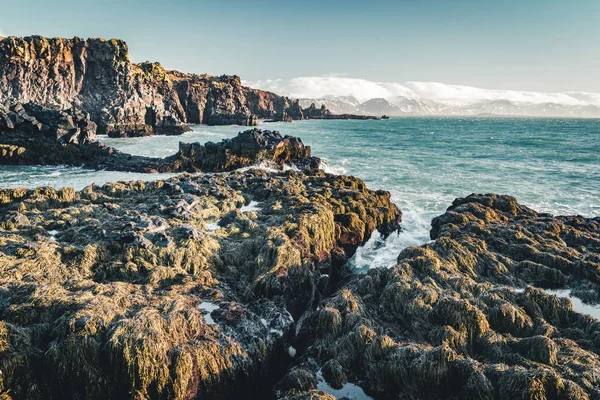 冰岛 Snaefellsnes 半岛 Arnarstapi 地区典型的冰岛日出日落悬崖景观 — 图库照片
