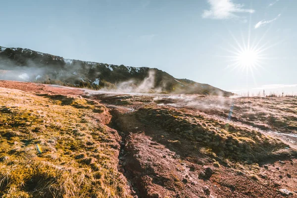 Boiling water and mud in the geothermal area Reykjadalur valley in South Iceland — Stock Photo, Image