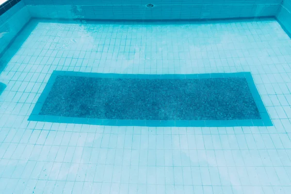 Surface of blue swimming pool, Background of water in swimming pool. — Stock Photo, Image
