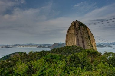 Sugarloaf dağın üzerinden günbatımı sırasında şehir Rio de Janeiro görünümünden