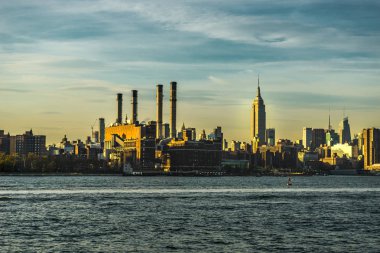 New York ABD'de Ağustos 2017 çekilen fotoğraf: New York Skyline Cityview Manhatten Empire State Binası gün batımı ile