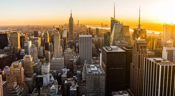 New York Skyline van Manhatten Cityscape Empire State Building vanaf bovenkant van de Rock-zonsondergang — Stockfoto