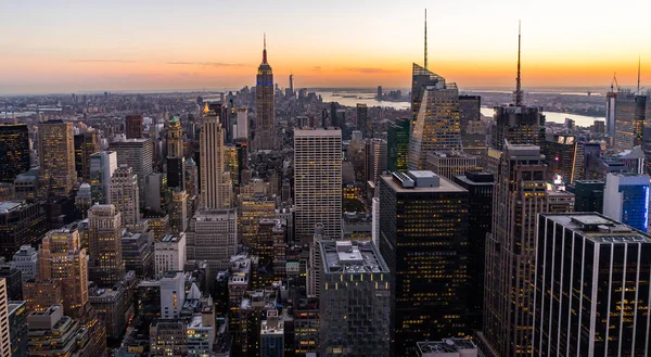 New York Skyline van Manhatten Cityscape Empire State Building vanaf bovenkant van de Rock-zonsondergang — Stockfoto