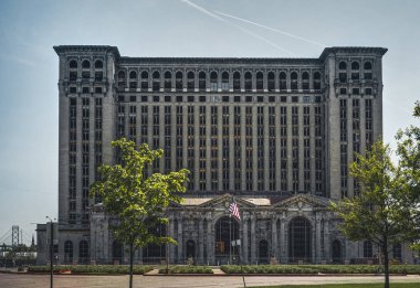 Detroit, Michigan, Amerika Birleşik Devletleri - Ekim 2018: eski Michigan Merkez İstasyonu Detroit'te büyük tren depo 1914-1988 yılları olarak bina bir görünüm.